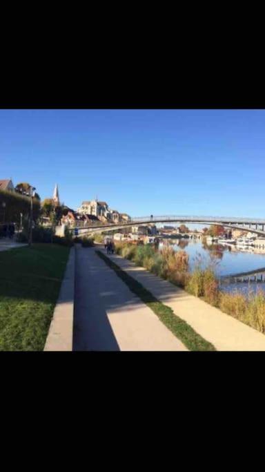 Bel Appart Au Bord De L'Eau Proche Gare Avec Wifi Auxerre Buitenkant foto