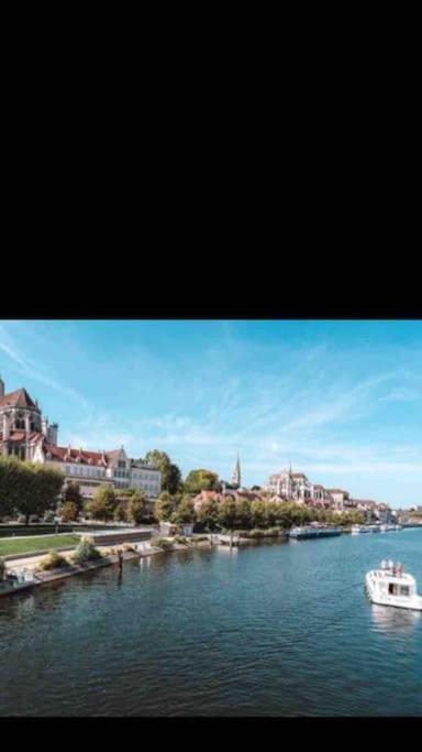 Bel Appart Au Bord De L'Eau Proche Gare Avec Wifi Auxerre Buitenkant foto