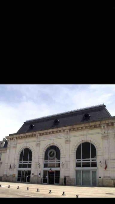 Bel Appart Au Bord De L'Eau Proche Gare Avec Wifi Auxerre Buitenkant foto