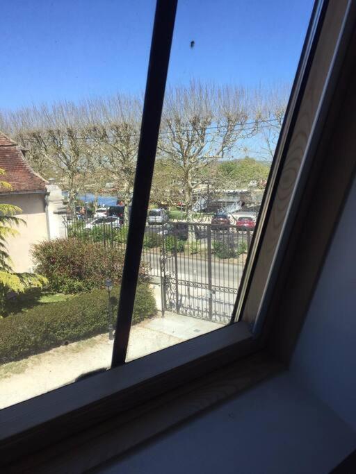Bel Appart Au Bord De L'Eau Proche Gare Avec Wifi Auxerre Buitenkant foto